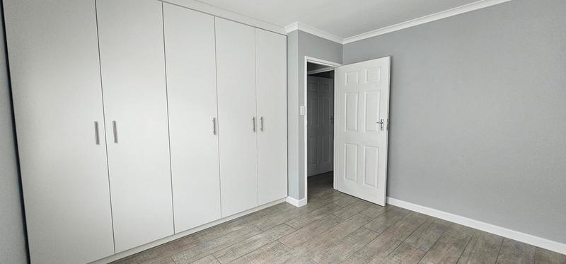 2 Bedroom Property for Sale in Middedorp Western Cape